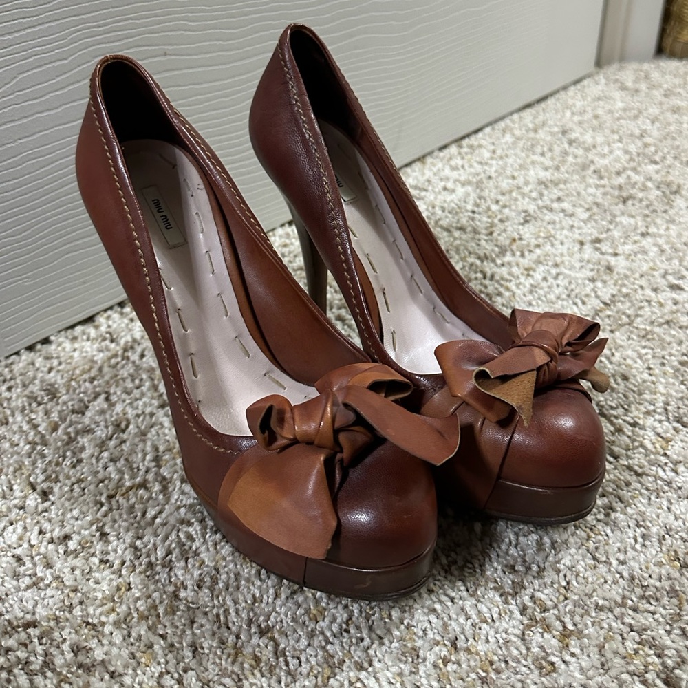 Miu Miu 38.5 Platform Bow Pumps - Picture 2 of 7